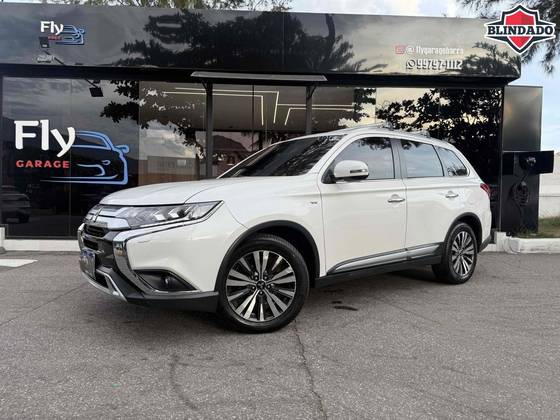 MITSUBISHI OUTLANDER 3.0 MIVEC V6 GASOLINA HPE-S AWD AUTOMÁTICO MITSUBISHI OUTLANDER 3.0 MIVEC V6 GASOLINA HPE-S AWD AUTOMÁTICO
